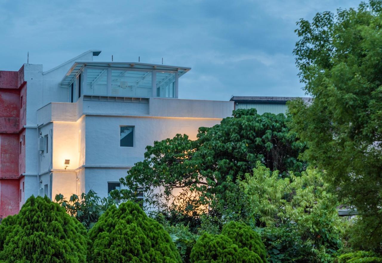 W3 Hostel Luodong Buitenkant foto