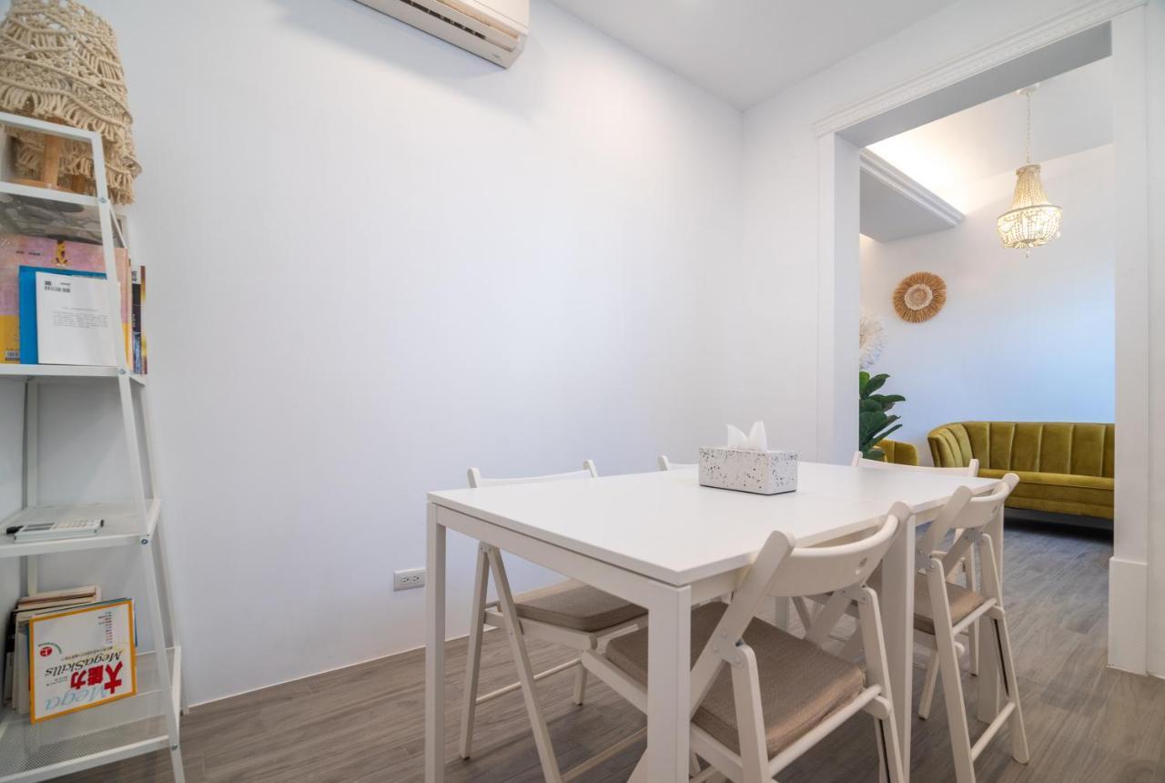 W3 Hostel Luodong Buitenkant foto