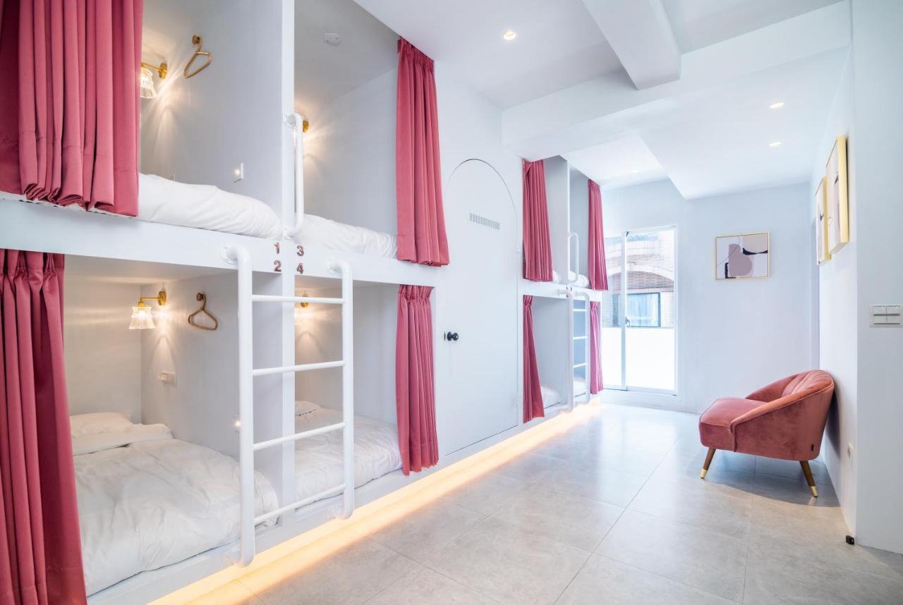 W3 Hostel Luodong Buitenkant foto